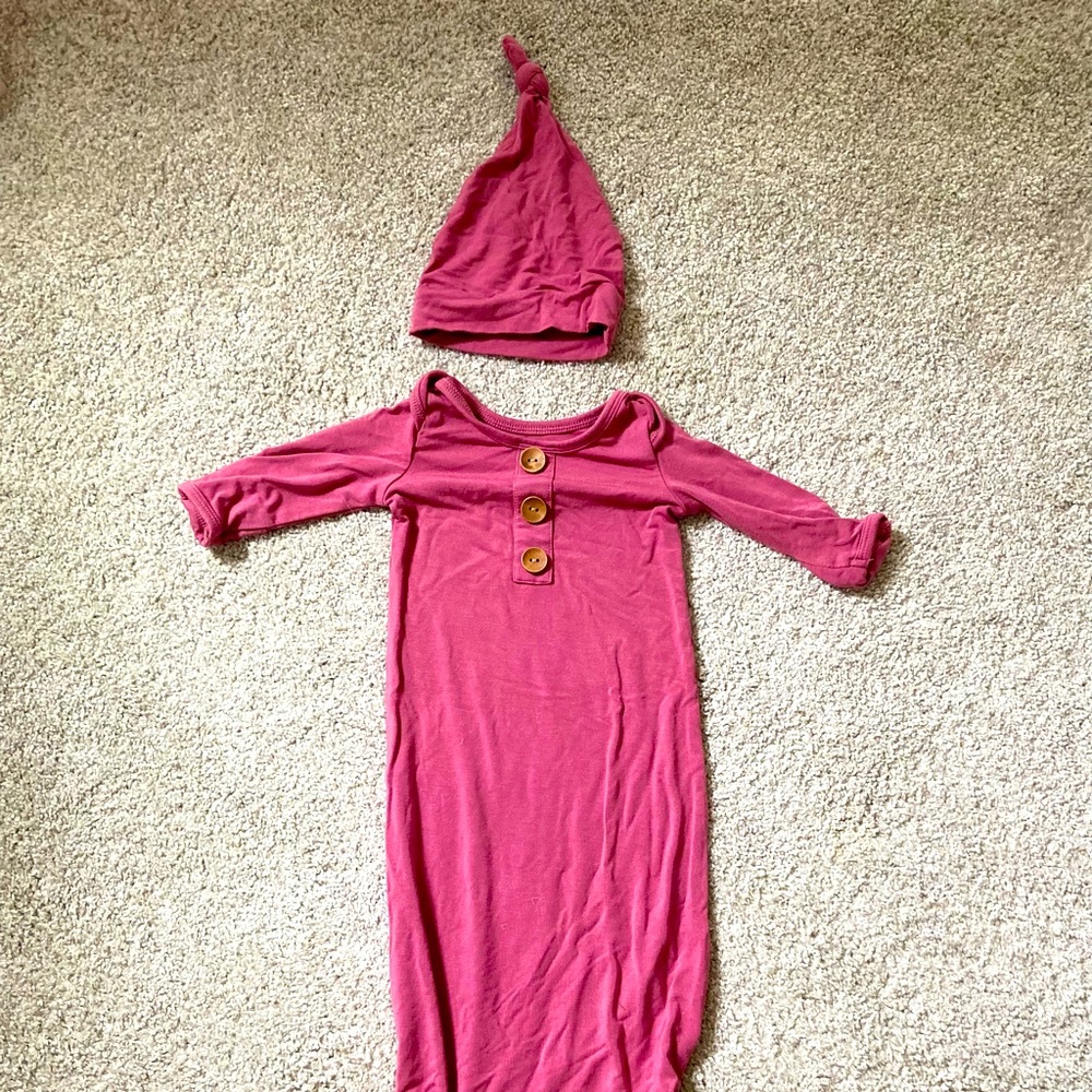 Never worn Brand new Newborn solid dusty rose bamboo baby girl knot and hat